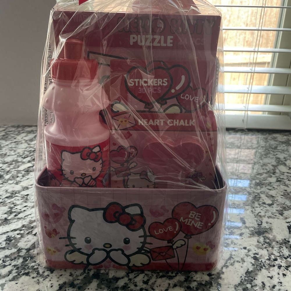 Hello Kitty Pink Valentines Day Gift Set